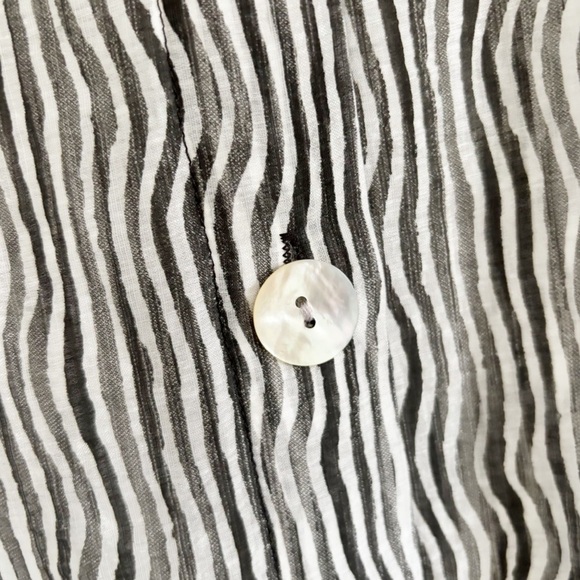 TERRA SJ APPAREL Women’s Black White Blouse Button Up Wired Collar Lagenlook S - Picture 7 of 12